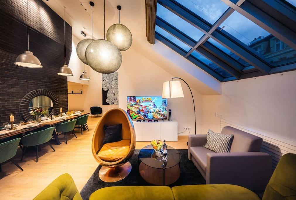 5br+2bath Old Town Industrial Penthouse, A/c Praga
