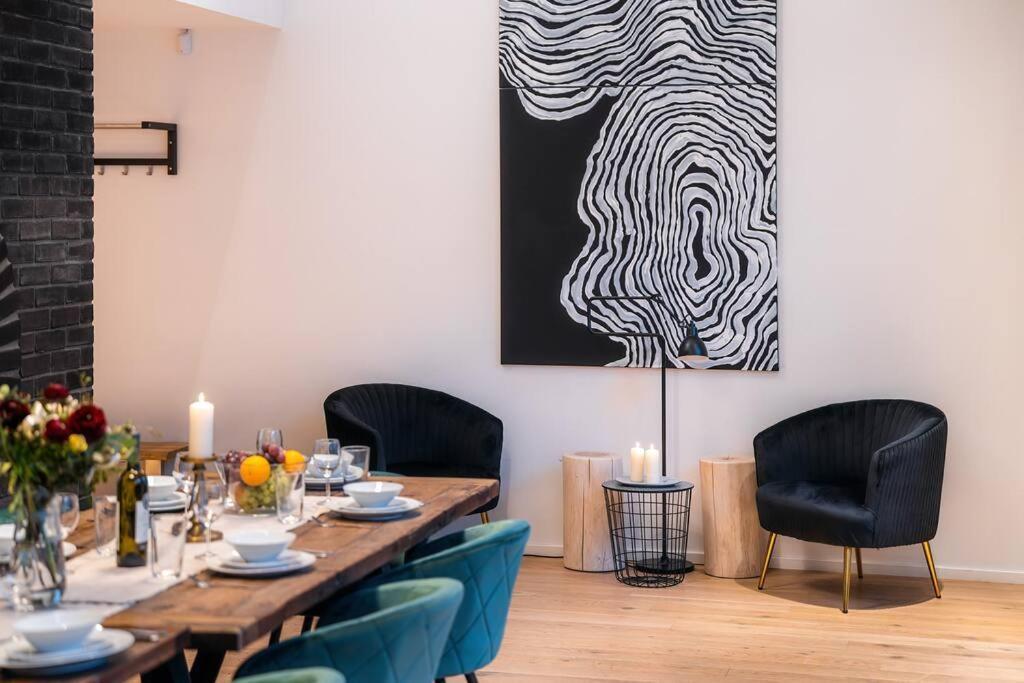 5br+2bath Old Town Industrial Penthouse, A/c Praga
