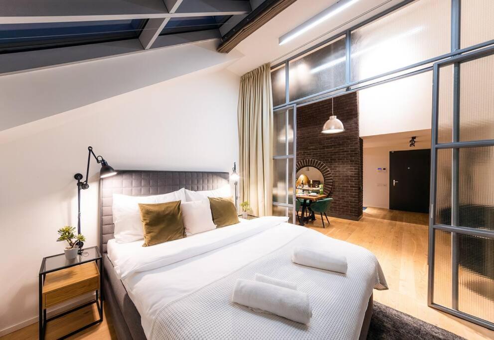 5br+2bath Old Town Industrial Penthouse, A/c * Praga