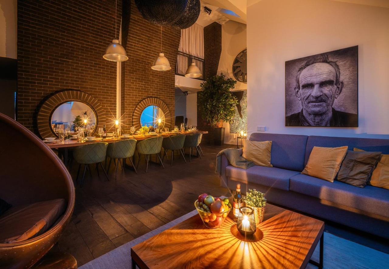 5br+2bath Old Town Industrial Penthouse, A/c Praga