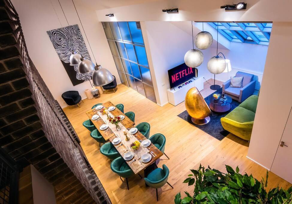5br+2bath Old Town Industrial Penthouse, A/c Apartment *